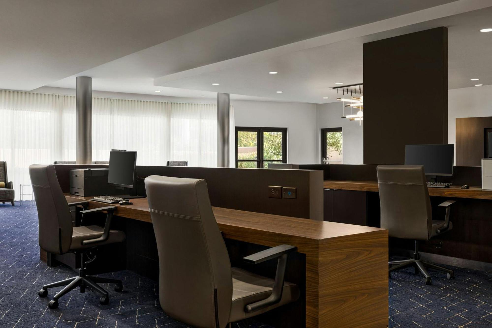 Отель Courtyard Mt. Holly Westampton Экстерьер фото